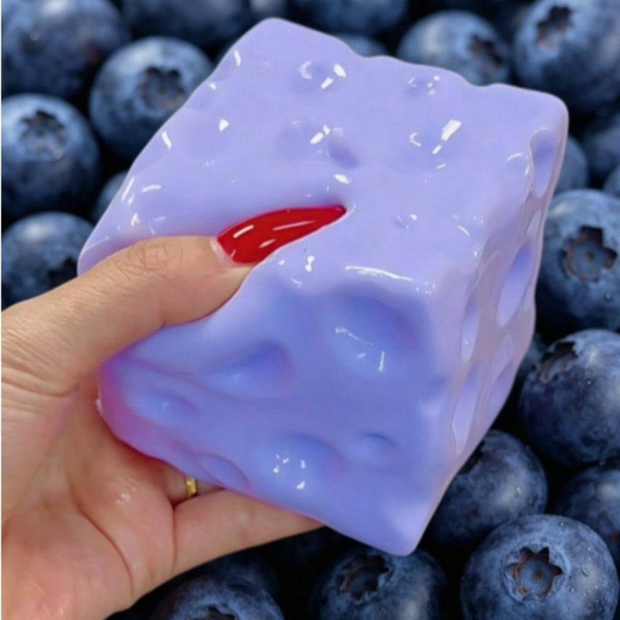 New Blueberry Color Cheese Squ - Food & Snacks Coloring Book Bold & Easy 评论和价格
